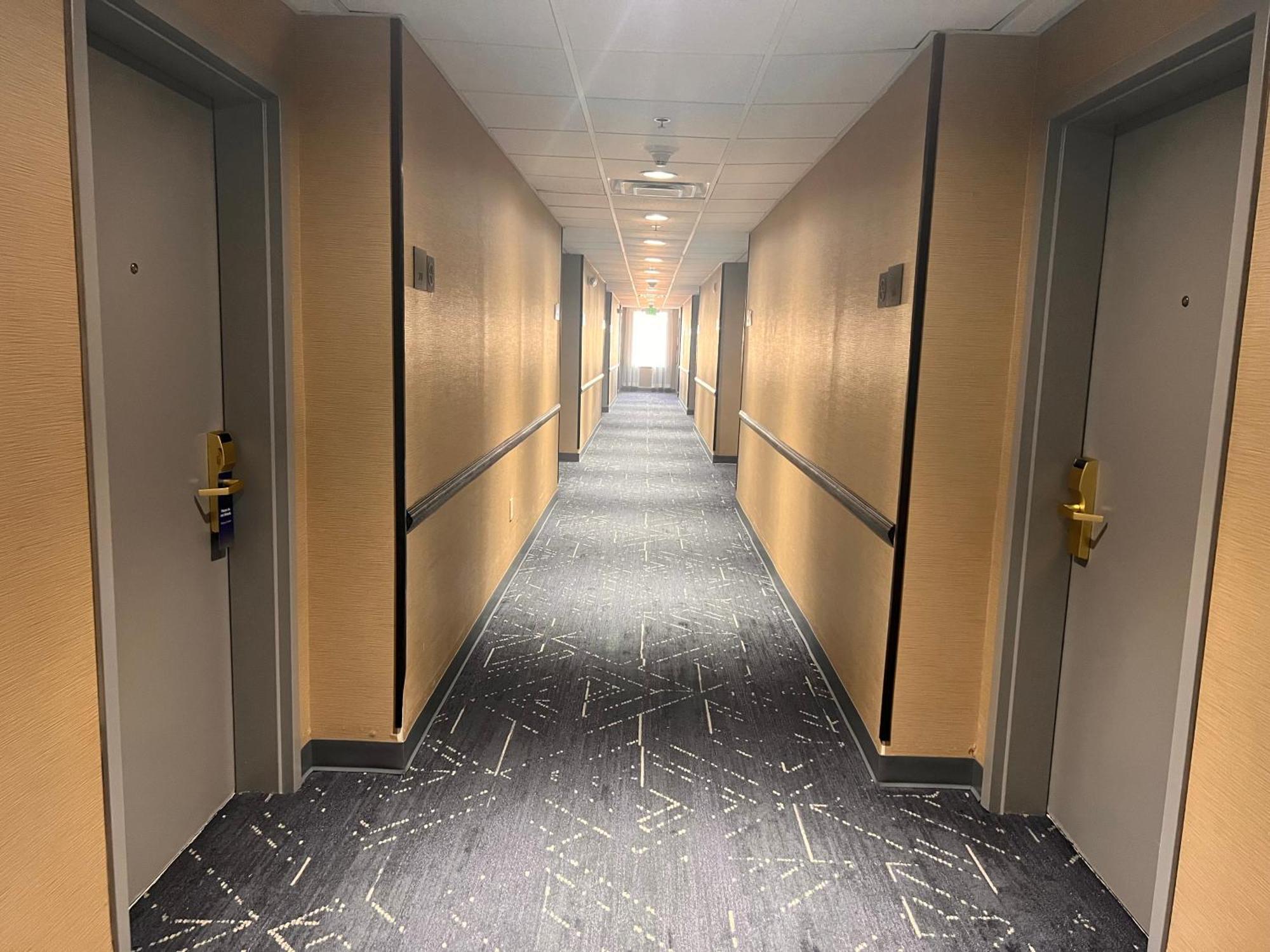 Comfort Suites Louisville Airport Exterior foto