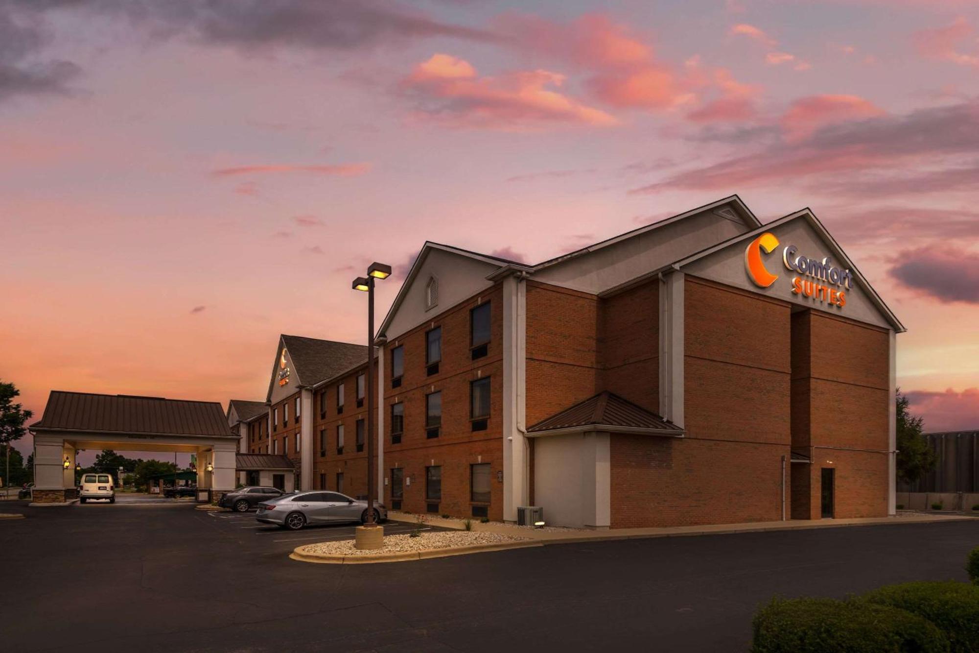 Comfort Suites Louisville Airport Exterior foto