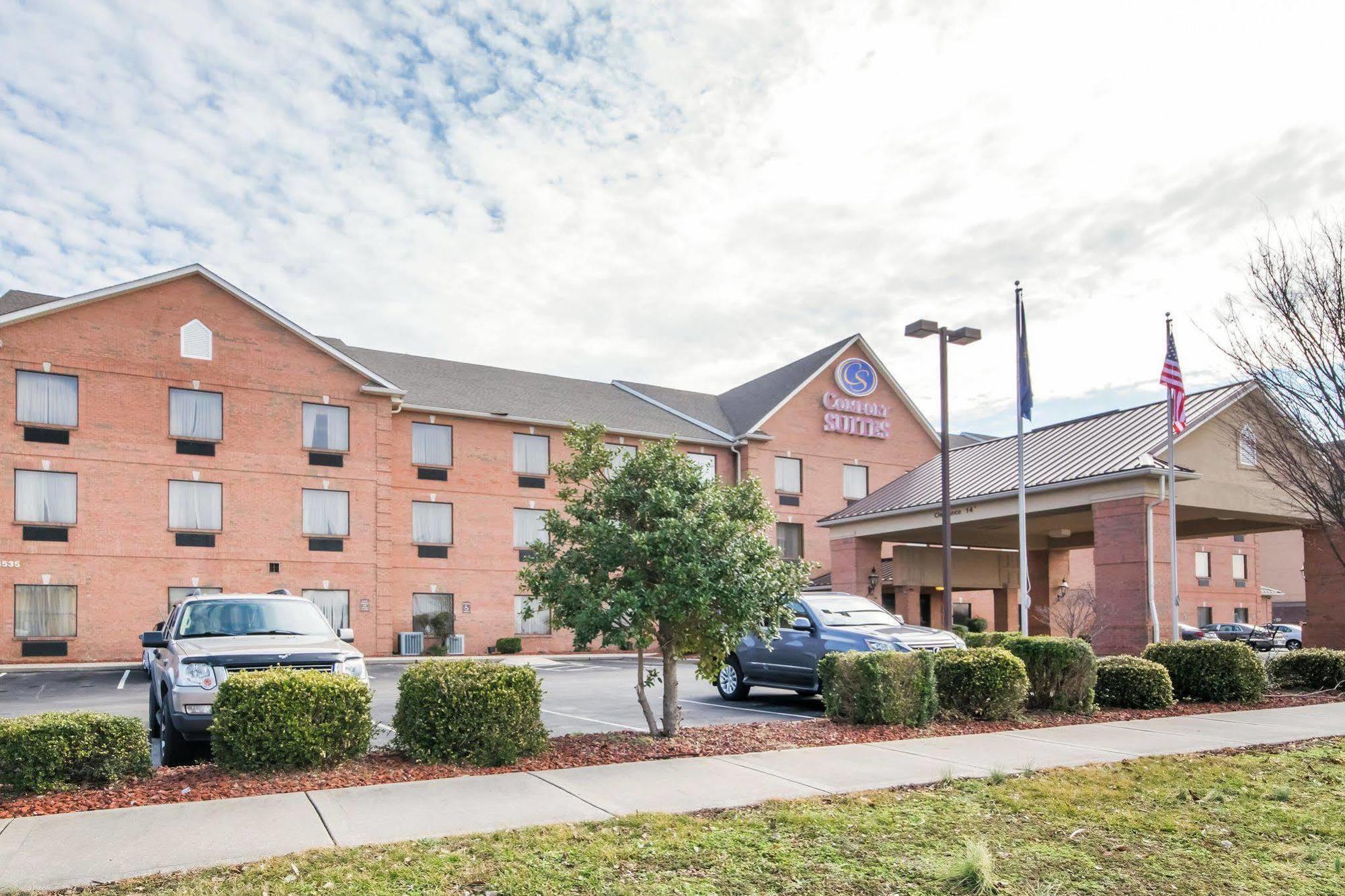 Comfort Suites Louisville Airport Exterior foto